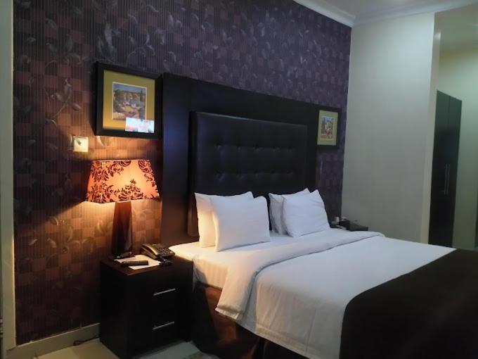 วิลลา แองเจเลีย โฮเต็ล Hotel Ikoyi ภายนอก รูปภาพ