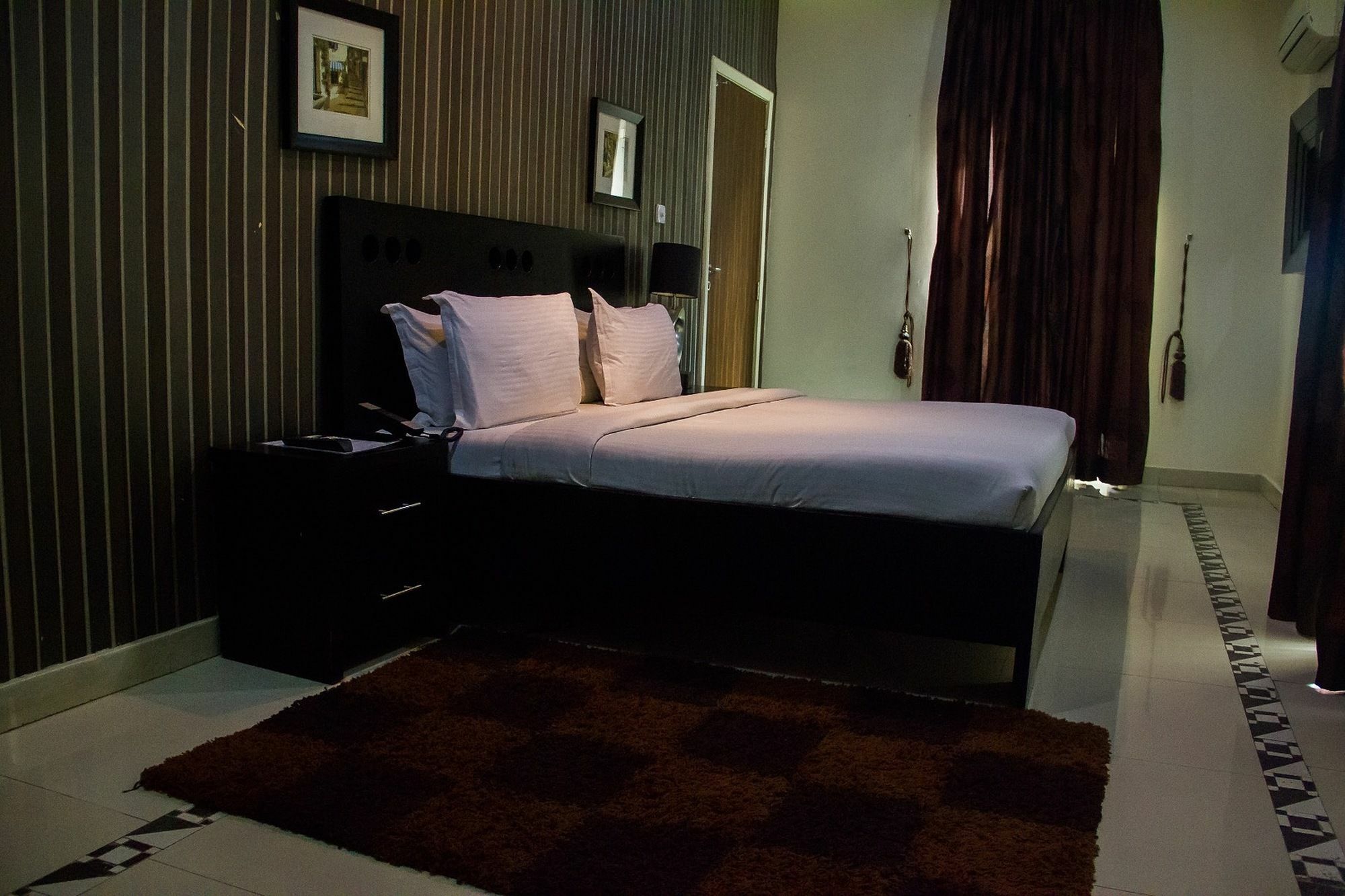 วิลลา แองเจเลีย โฮเต็ล Hotel Ikoyi ภายนอก รูปภาพ