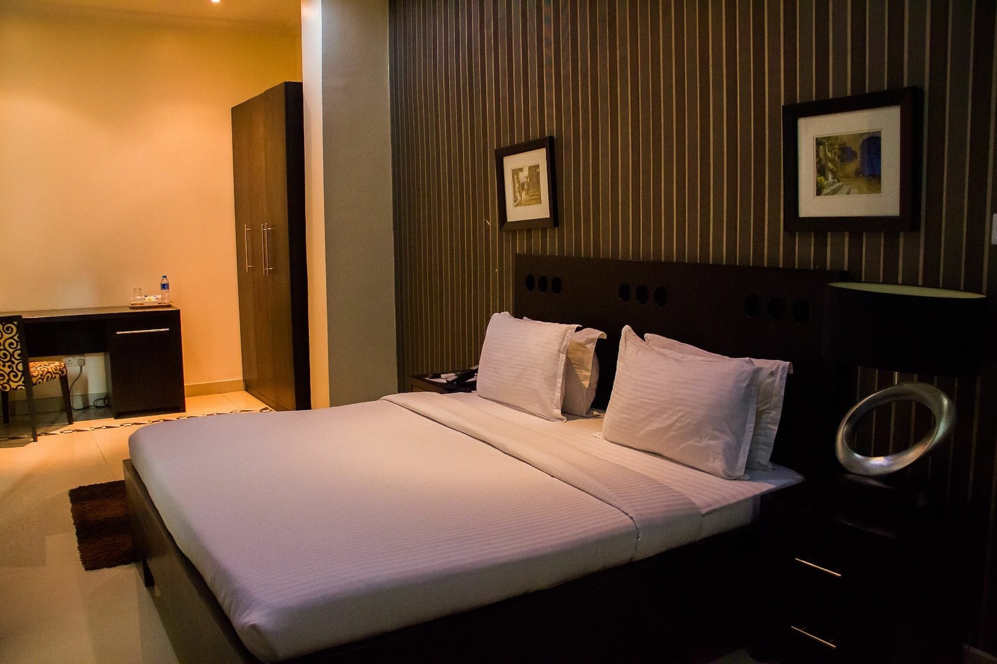 วิลลา แองเจเลีย โฮเต็ล Hotel Ikoyi ภายนอก รูปภาพ