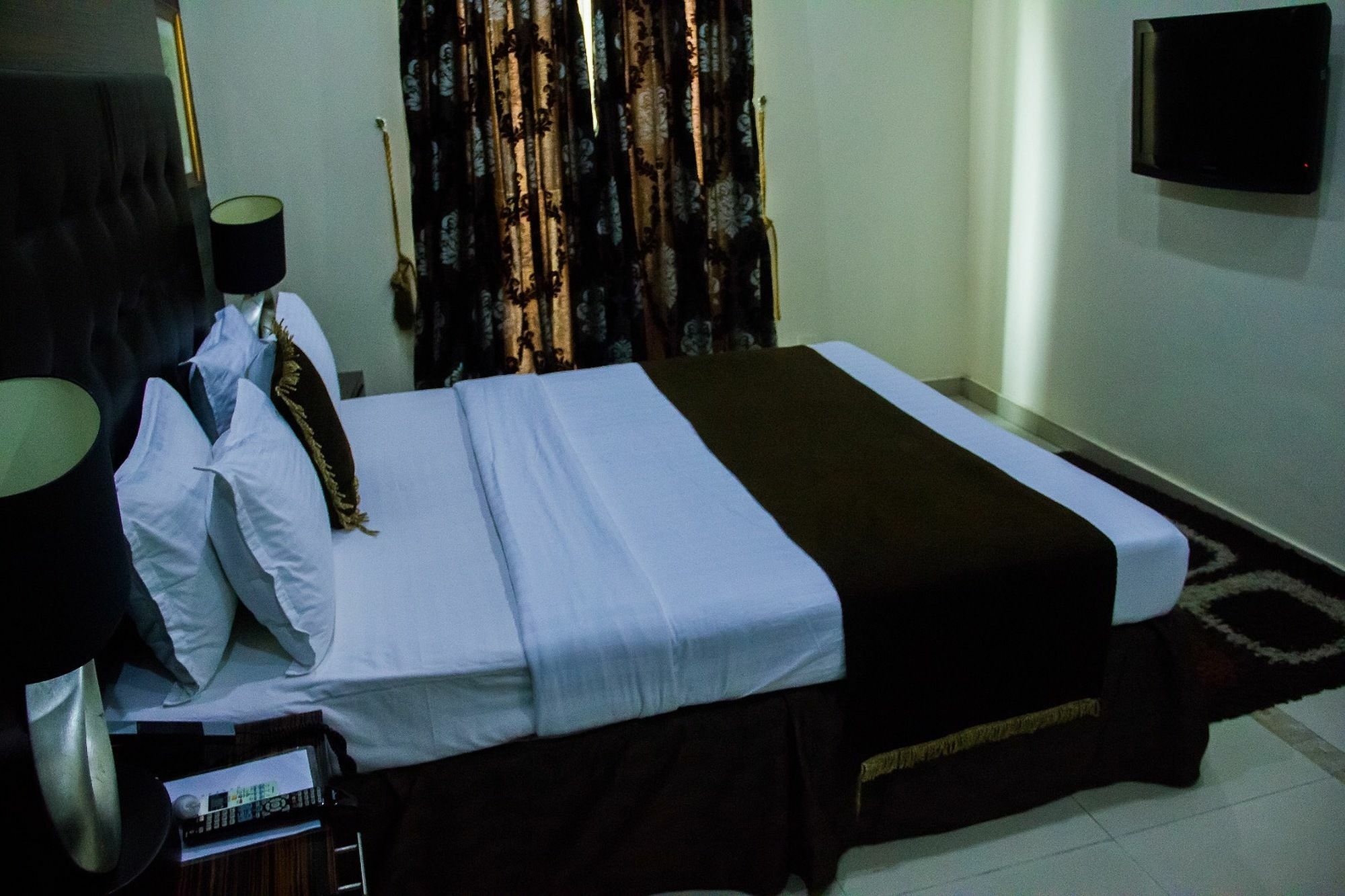 วิลลา แองเจเลีย โฮเต็ล Hotel Ikoyi ภายนอก รูปภาพ