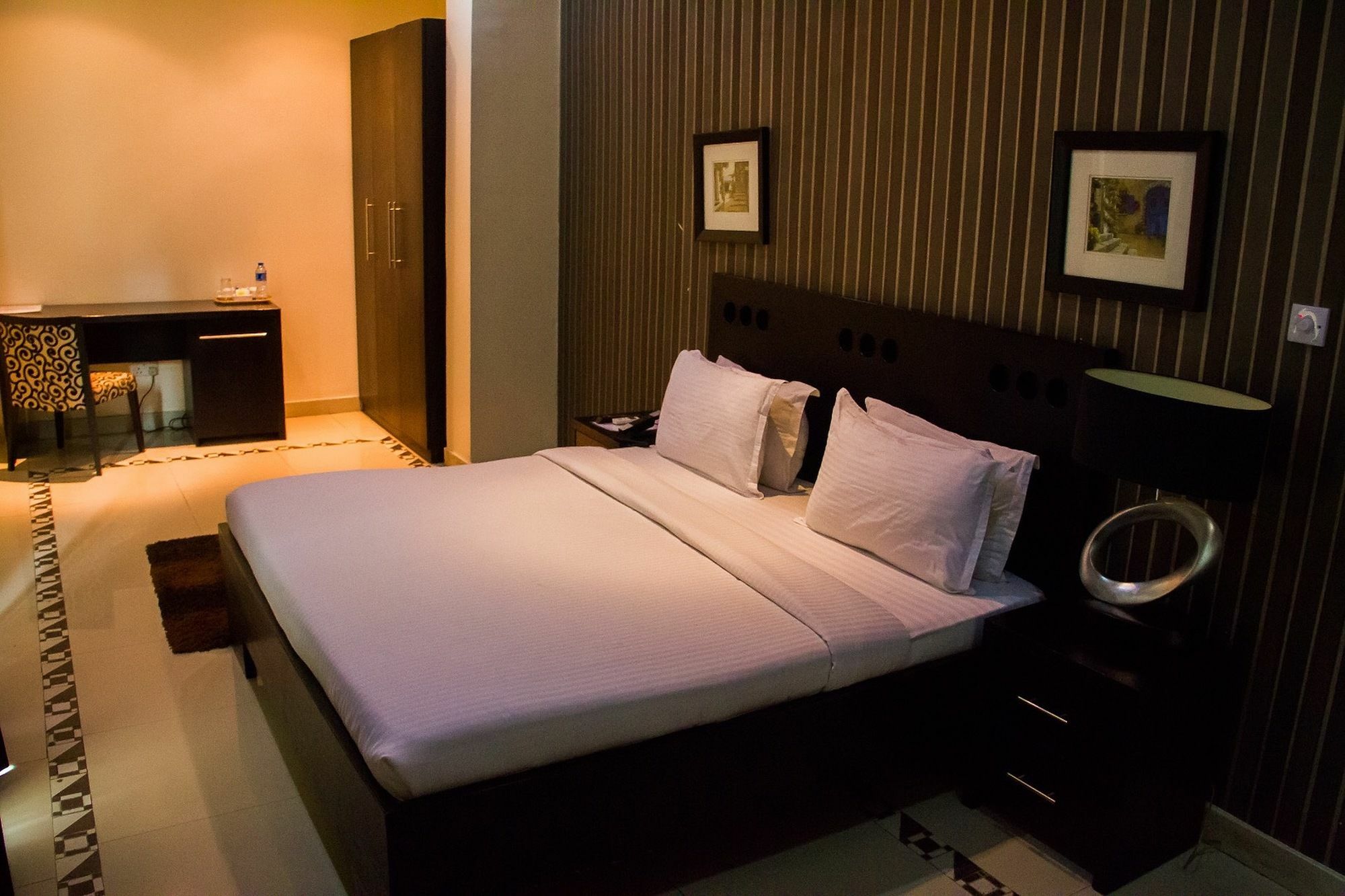 วิลลา แองเจเลีย โฮเต็ล Hotel Ikoyi ภายนอก รูปภาพ